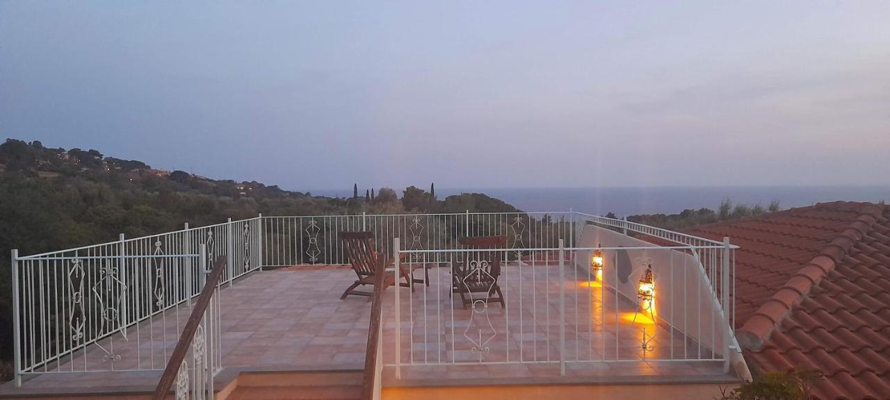Villatramontistella Suite Capoliveri  Luaran gambar